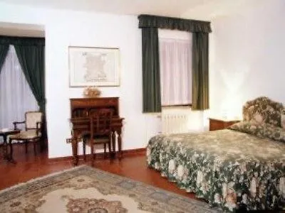 ホテル La Rocca Rocca Priora