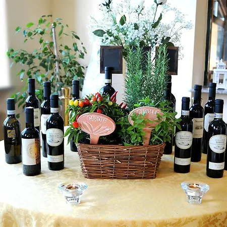 Hotell La Rocca Rocca Priora (Rome)